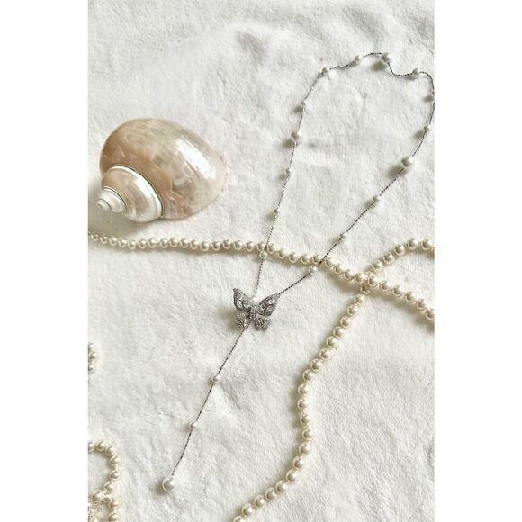 Cubic zirconia adorable butterfly and faux pearl lariat adjustable necklace  - Picture 2 of 3
